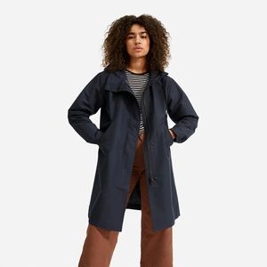 Everlane renew anorak in dark blue